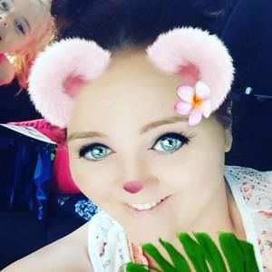 Meet your Posher, Faye